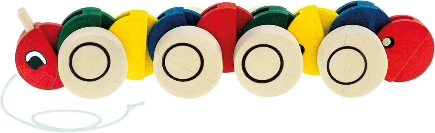 En glad kund provar sina sandleksaker för barn och nybörjare och känner direkt att fler måste få följa med hem.